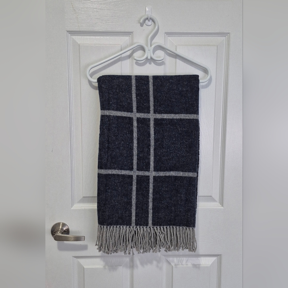 NIDO NOTTE ITALIA - Blue & Gray Plaid Throw Blanket 60 inches x 53 inches